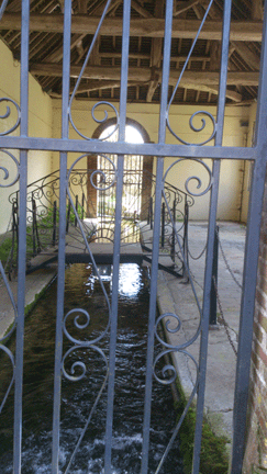 La Fontaine du Chene washhouse